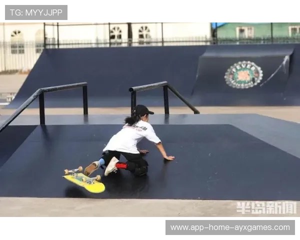 滑板选手空中连跳：速度与技术的巅峰瞬间