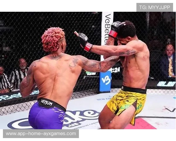 UFC伯恩斯摔跤技术训练更全面——冠军之路的秘密武器 UFC伯恩斯摔跤技术训练更全面——冠军之路的秘密武器