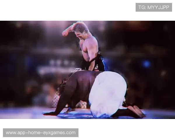 UFC重量级选手被一拳震飞半米，全场炸裂