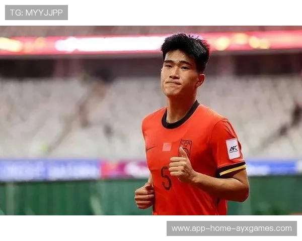 彭啸后防核心地位稳固 彭啸后防核心地位稳固